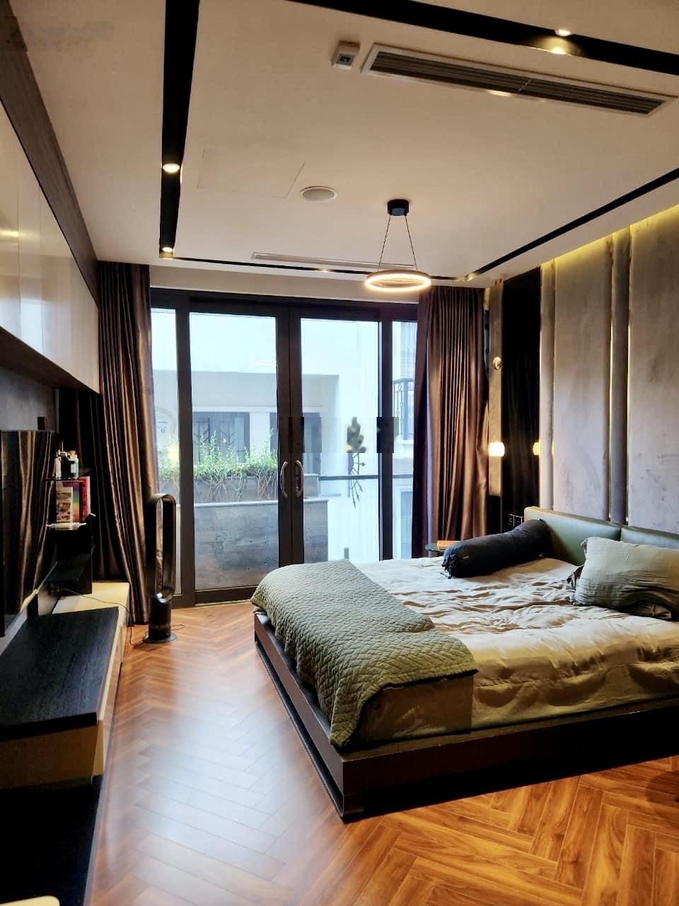 Đào tấn - thang máy - doanh thu 60tr/tháng - 70m - 5,5 tầng - hai mặt ngõ - chỉ 21 tỷ