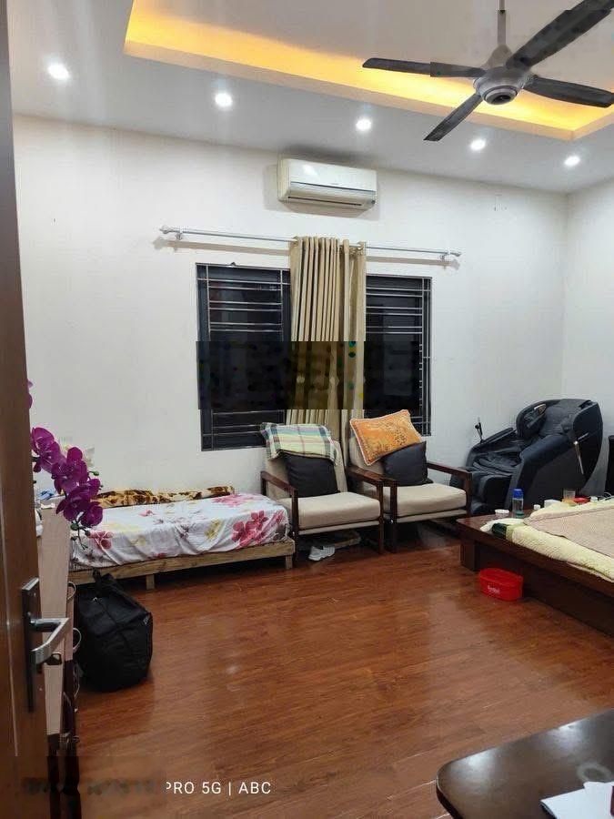 Bán NR tại Ngọc Khánh, 14,8 tỷ, 50m2, mặt tiền 5.5m, view đẹp, giá tốt