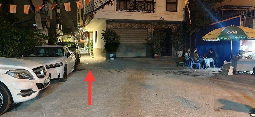 Cô Sính bán Nhà riêng ngõ 67 Văn Cao, Ba Đình, 60m2 x 5 tầng, 13.4 tỷ, sổ đỏ cc, thang máy xịn.