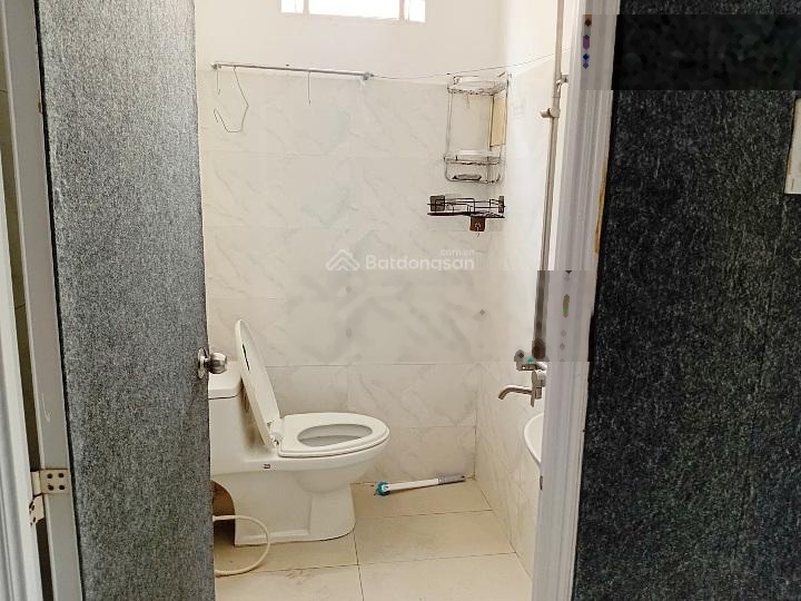 Cho thuê nhà giá rẻ 3 lầu 3 phòng ngủ hẻm Hòa Hưng, Q10