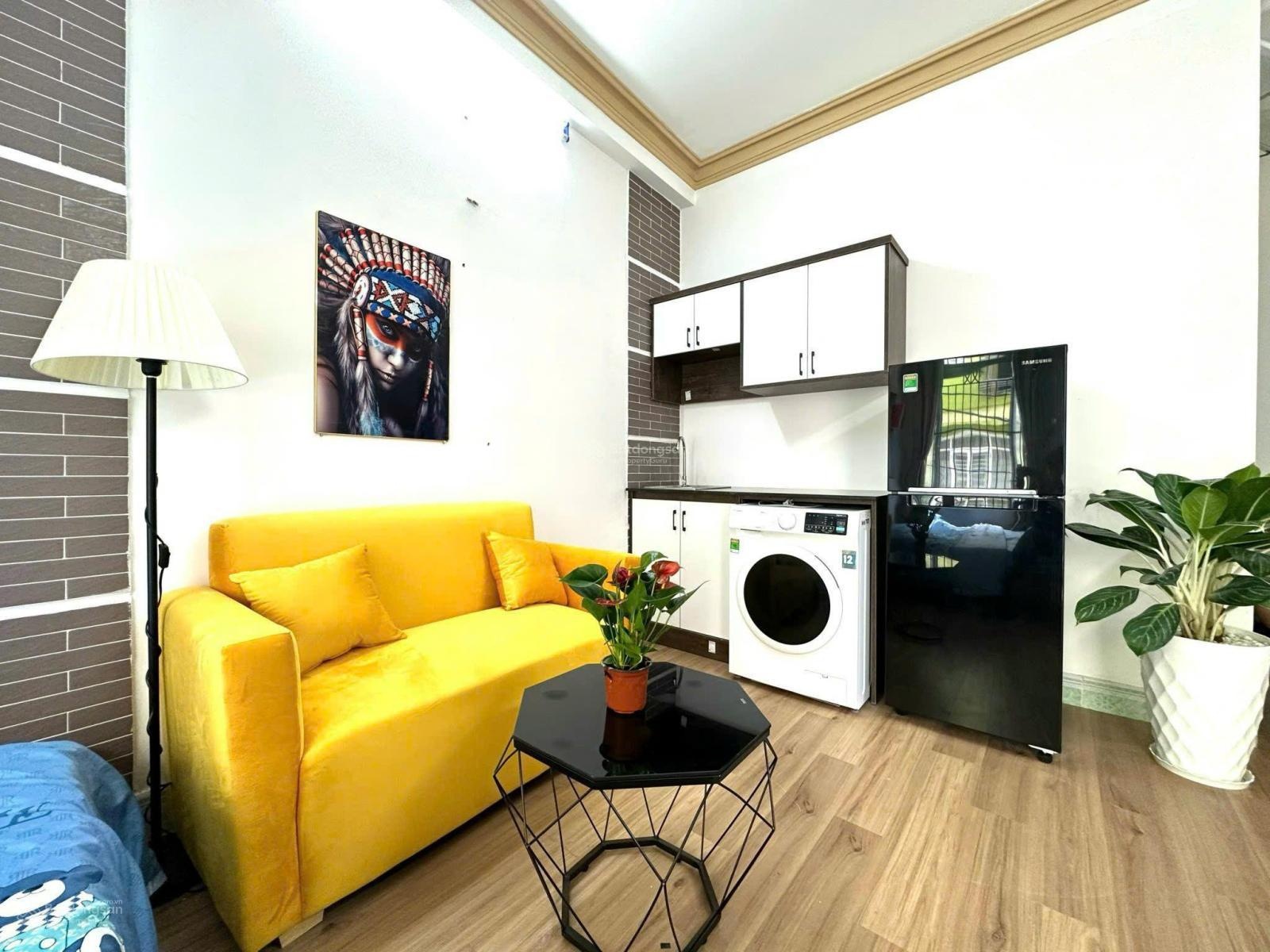 Thuê Ngay Phòng Phú Nhuận gần Phan Đăng Lưu_Ban công, giặt riêng giá chỉ 6.2tr_Cam kết y hình