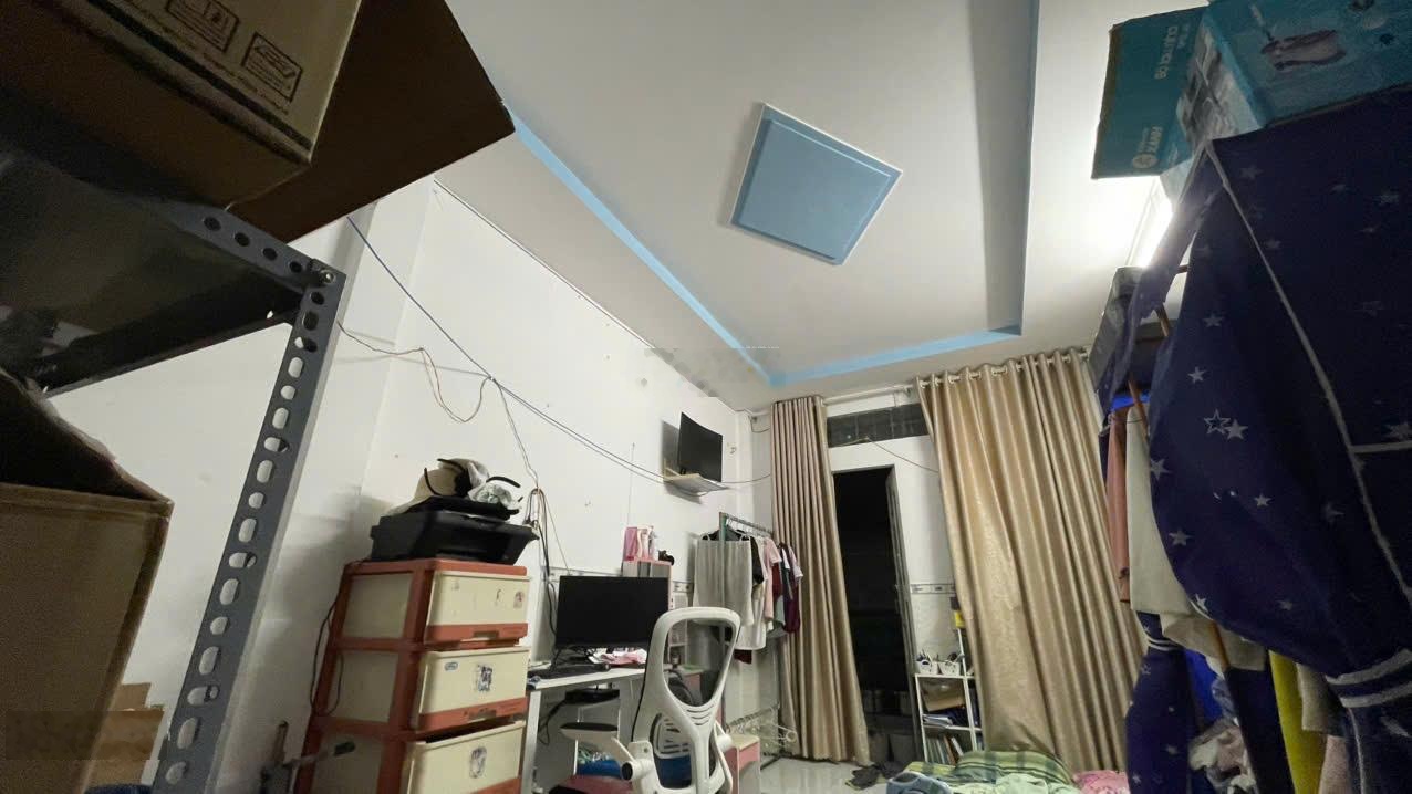 Cho thuê nhà nguyên căn hẻm xe hơi, 3 PN, 2 WC Hương Lộ 2