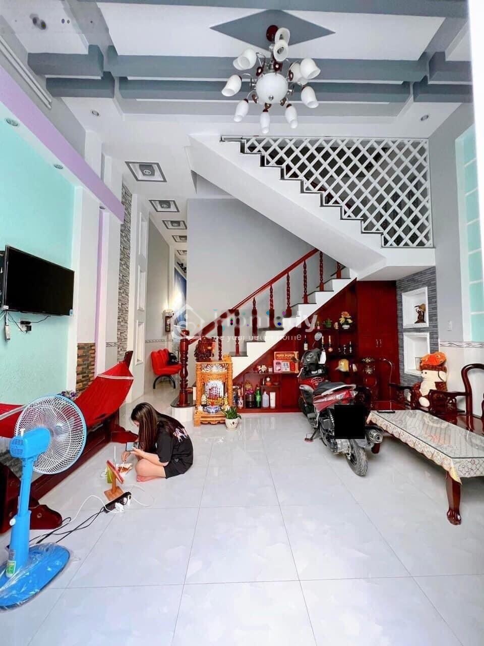 Li dị bán gấp nhà hxh 5m Thống Nhất,quận Gò Vấp,giá 920tr,dt 62m2,sổ riêng,gần chợ tiện kinh doanh