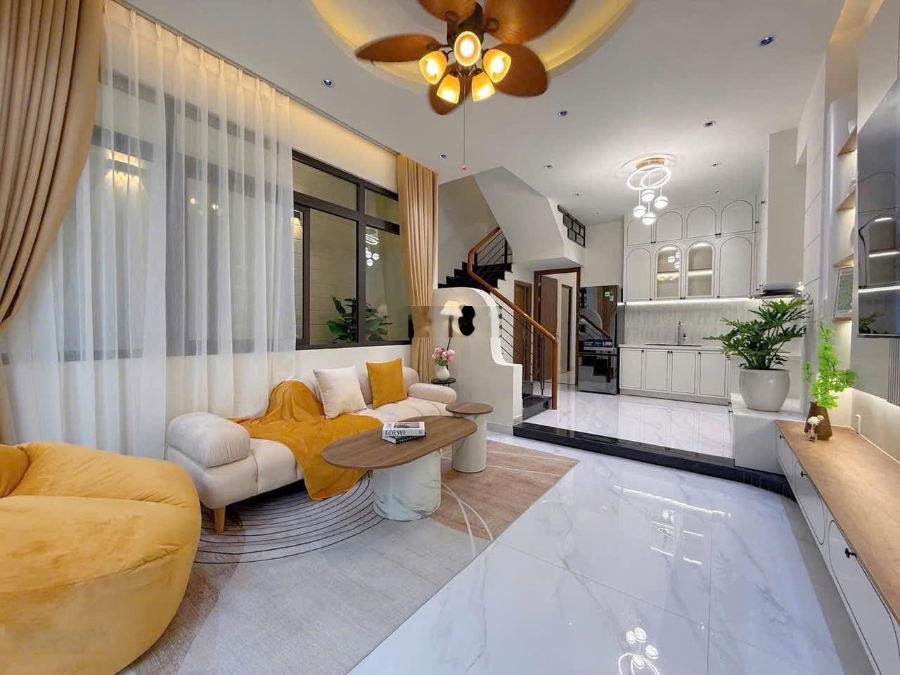 Cần bán gấp nhà ngộp võ oanh, giá sập sàn 1,8 tỷ sổ hồng riêng