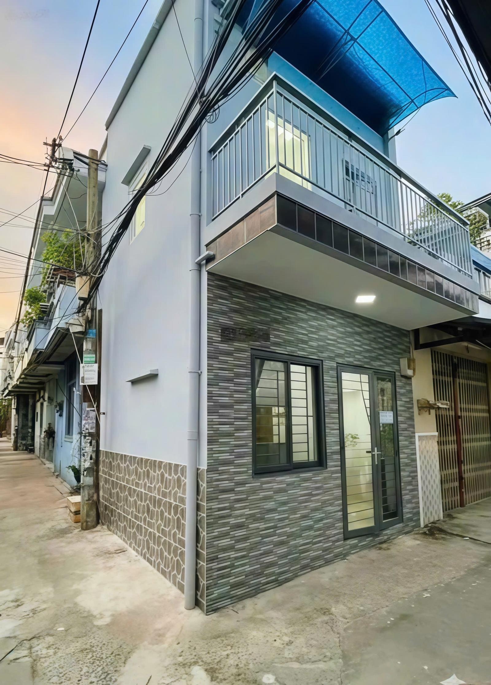 2/ đường Đỗ Nhuận, Q. Tân Phú DT 4m4x5m5 - 1 trệt - 1 lầu 1 lửng