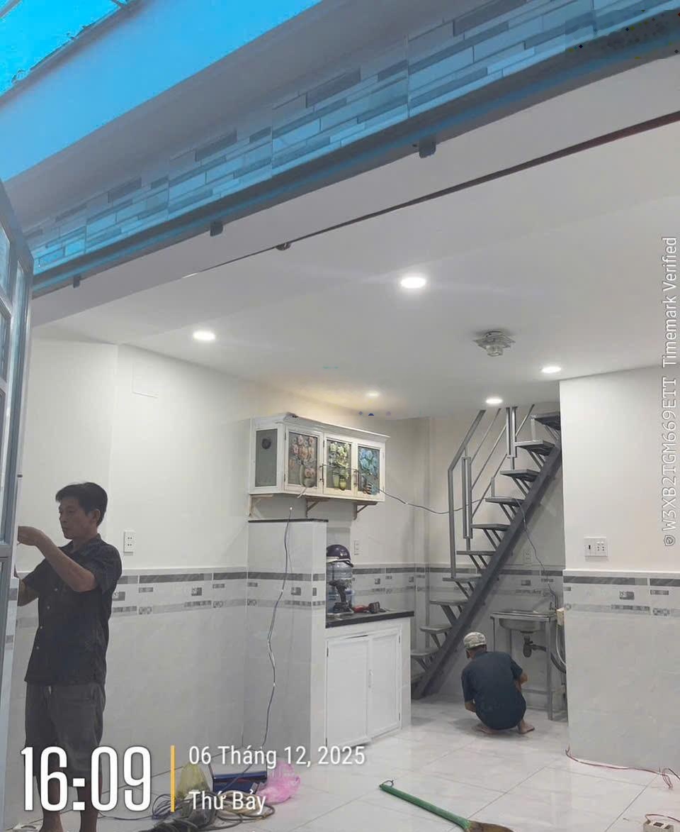 Nhà mới Phạm Văn Chiêu P14 DT 4x5m 1 lầu có ban công