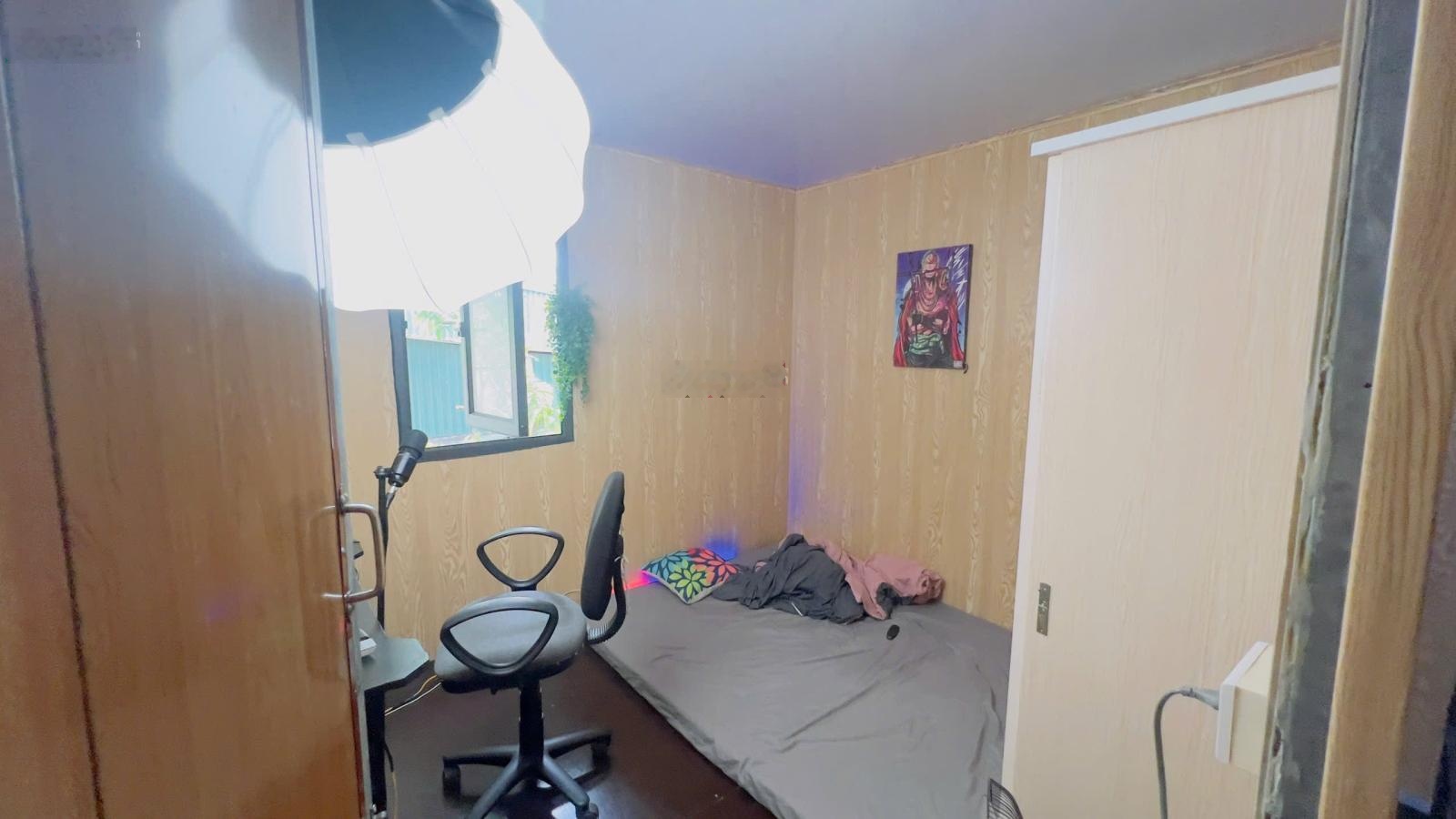 Bán nhà Võ Chí Công. DT 40m2, 2 tầng mua bán vi bằng. Giá: 1.7 tỷ. Liên hệ: 0582861983