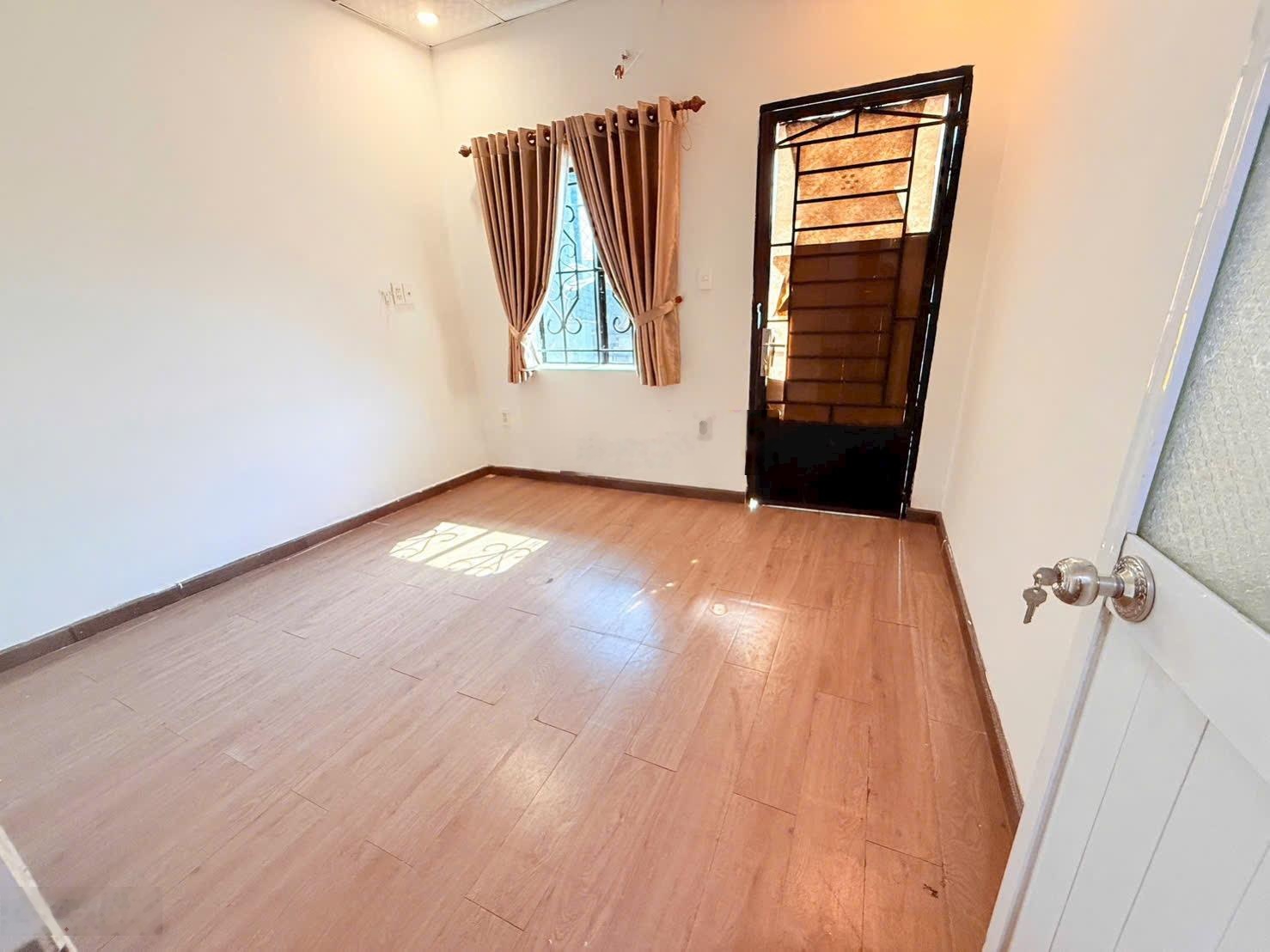 Chỉ 1.65 tỷ! Nhà vào ở ngay đường số 2 Trường Thọ - gần ga Metro- kiên cố 1 trệt 1 lầu - ở ngay!