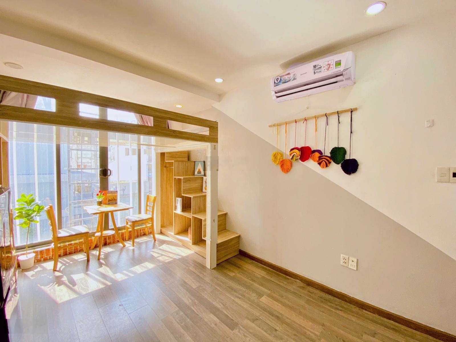 Cho thuê duplex rộng rãi, ban công, cửa sổ đón nắng phòng hiện đại ngay Hoàng Văn Thụ