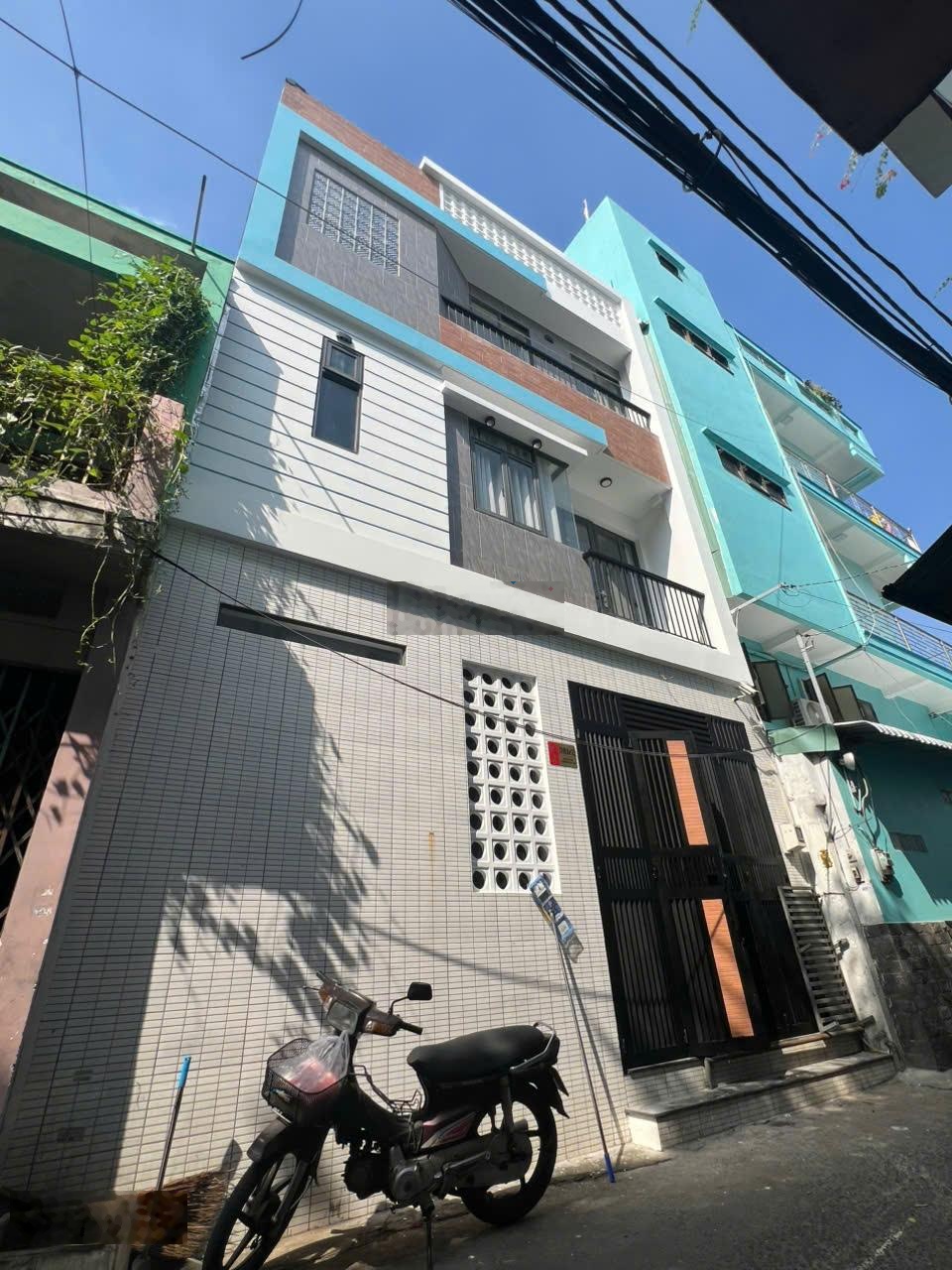 Cho thuê nhà 3PN P5 Q8 trệt 2 lầu, sau lưng mặt tiền, nội thất cơ bản gía 13tr/T