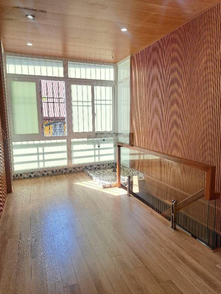 Nhà phố Tân Mai, nội thất mới, vào ở ngay. 10m ra đường oto tránh