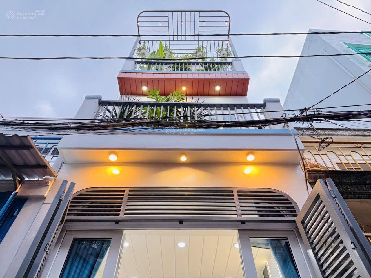 Cô 4 cần bán gấp nhà 67,9m2 giá 2 tỷ 350 triệu đường Nguyễn Tri Phương , phường 5 , quận 10