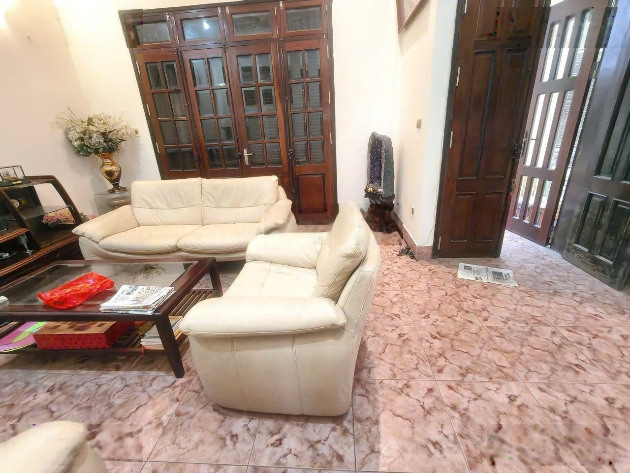 Gấp. Bán nhà dân xây phố Linh Lang. DT76m*4T. Tk 4 ngủ 4 vs. Ngõ 3 gác thông. Full nội thất, ở ngay