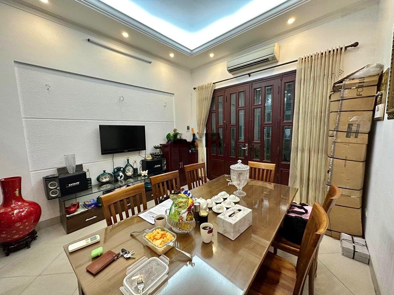 C.Tú chuyển chung cư cho tiện chăm sóc phụ huynh, cần bans nhà Đội Cấn, NGÕ NÔNG GẦN PHỐ, DÂN XÂY