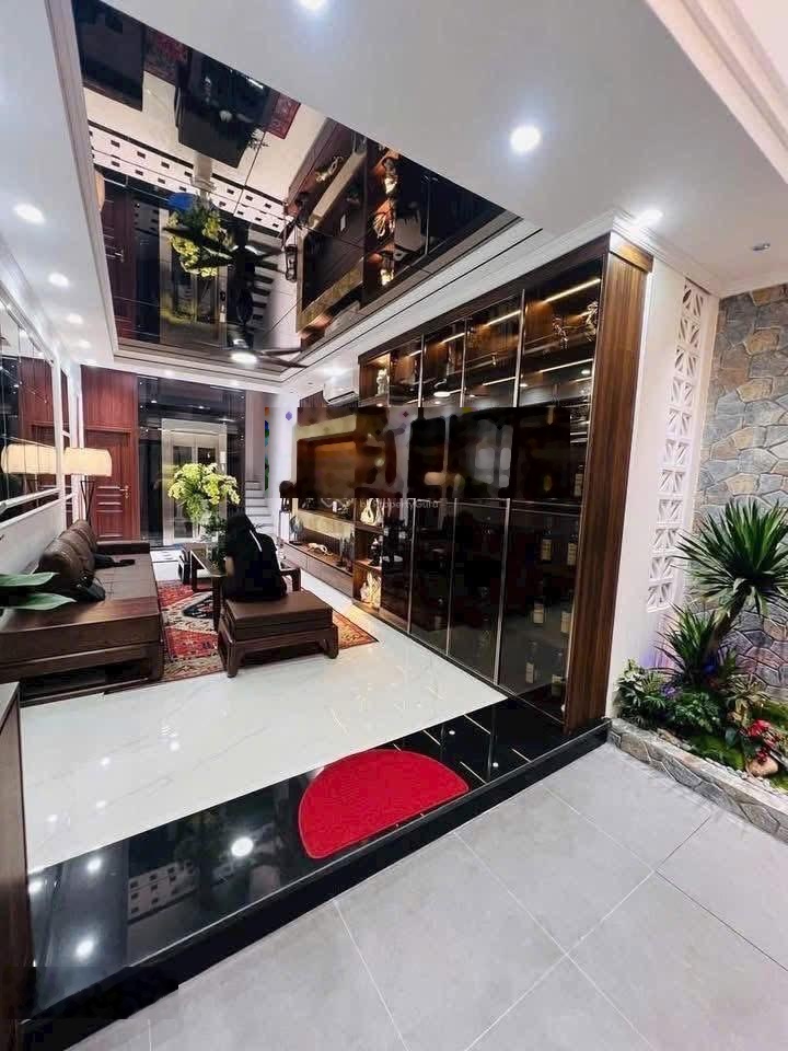 Cực hiếm - nhà ngọc khánh - như khách sạn 5* dt52.1m x 6t thang máy - giá 18 tỷ - view lotte