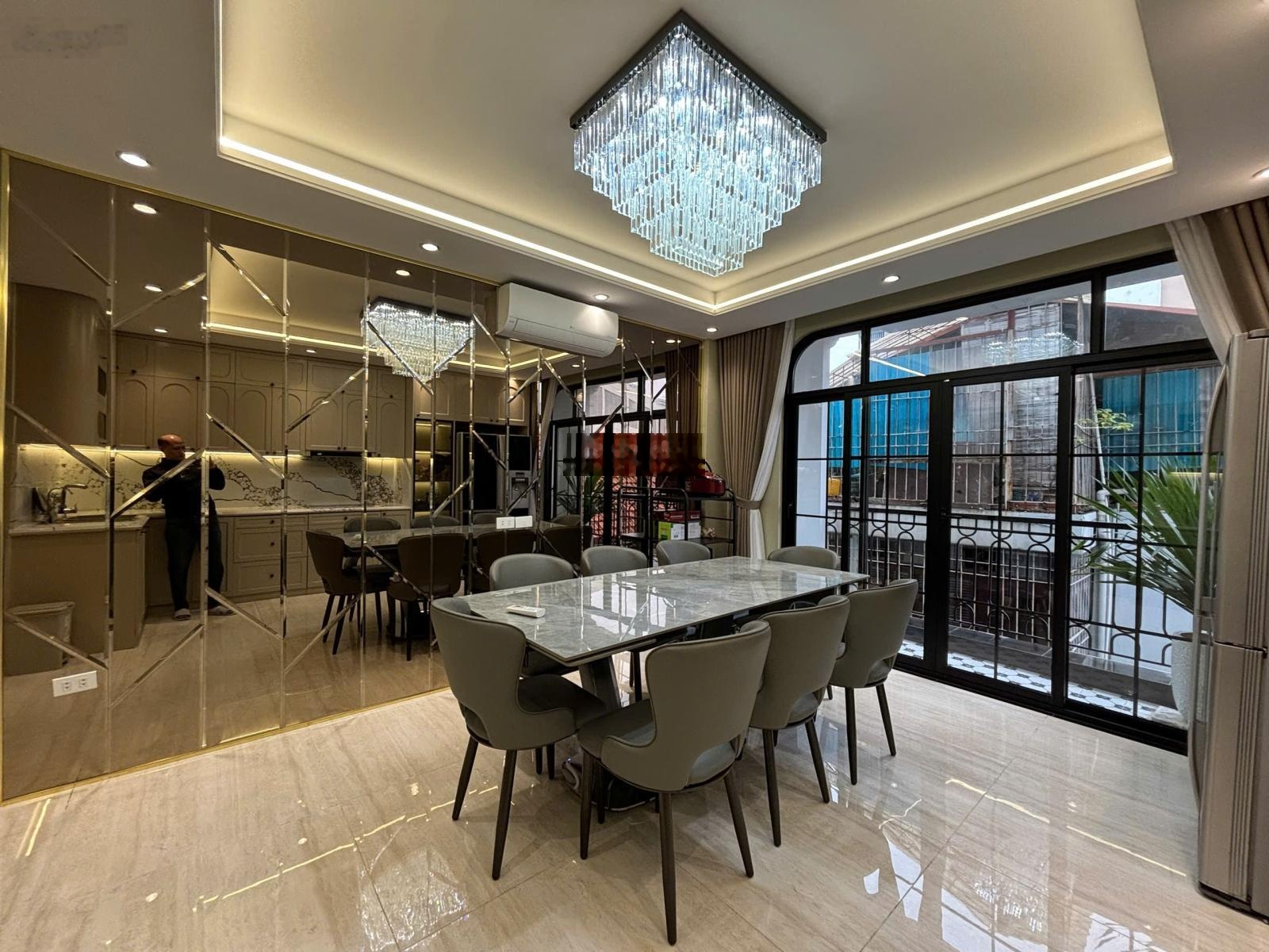 Tuyệt phẩm ba đình, hàng xóm dự án lớn của a vượng: 6t long lanh, gara, thang máy !!!