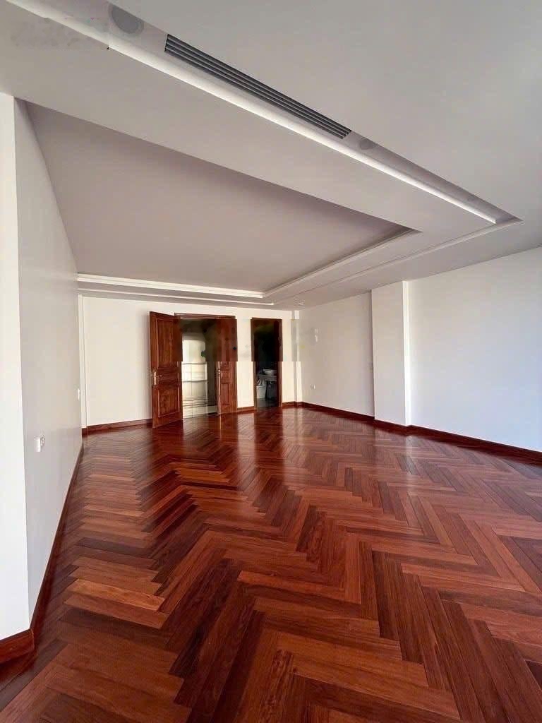 Toà nhà mặt phố 9 tầng đẹp nhất khu vực - mặt phố tt ba đình - kinh doanh siêu đỉnh