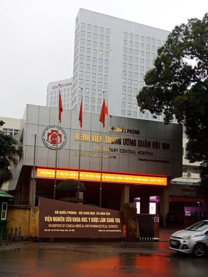 Nhà 4 tầng mặt tiền rộng gần 5m, kinh doanh đắc lợi, vị trí vàng trung tâm Hà Nội