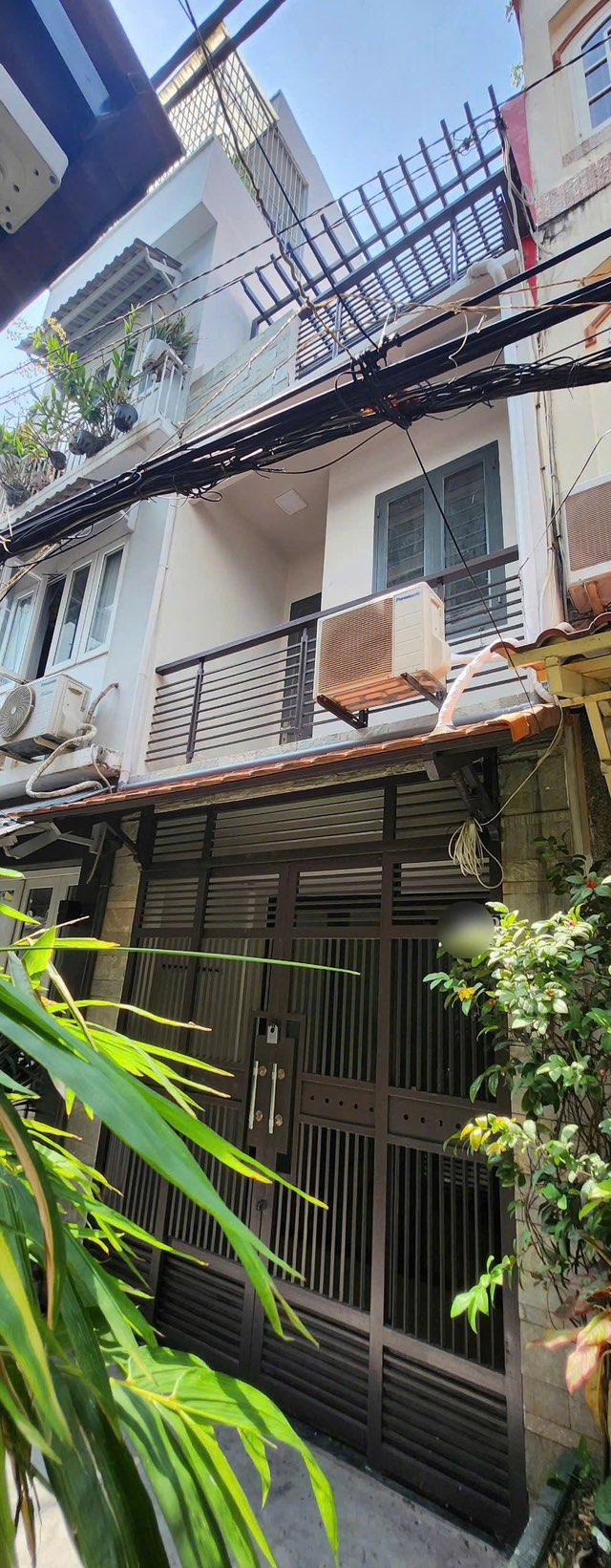 Nhà hẻm 4m Nguyễn Cảnh Chân, Quận 1, 3,5m x 12m, 3 phòng ngủ, 4 tầng