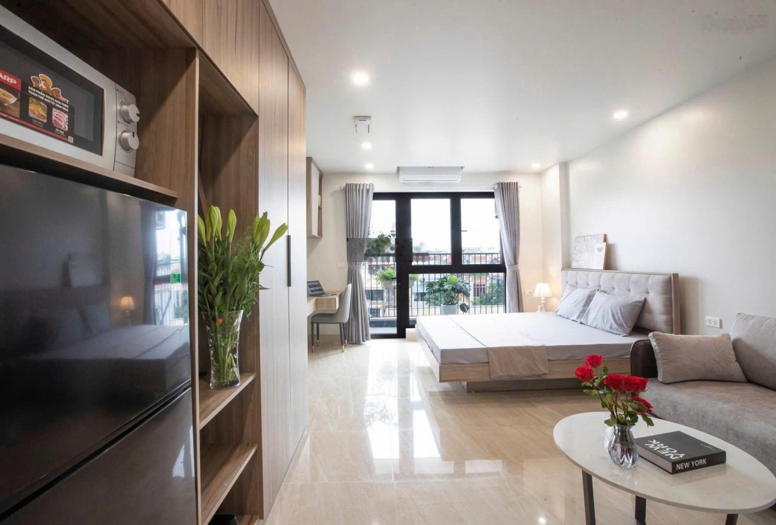 Cho thuê phòng 40m2 có ban công máy giặt riêng ở cù hoàng văn thụ phú nhuận gần sân bay q1 q3