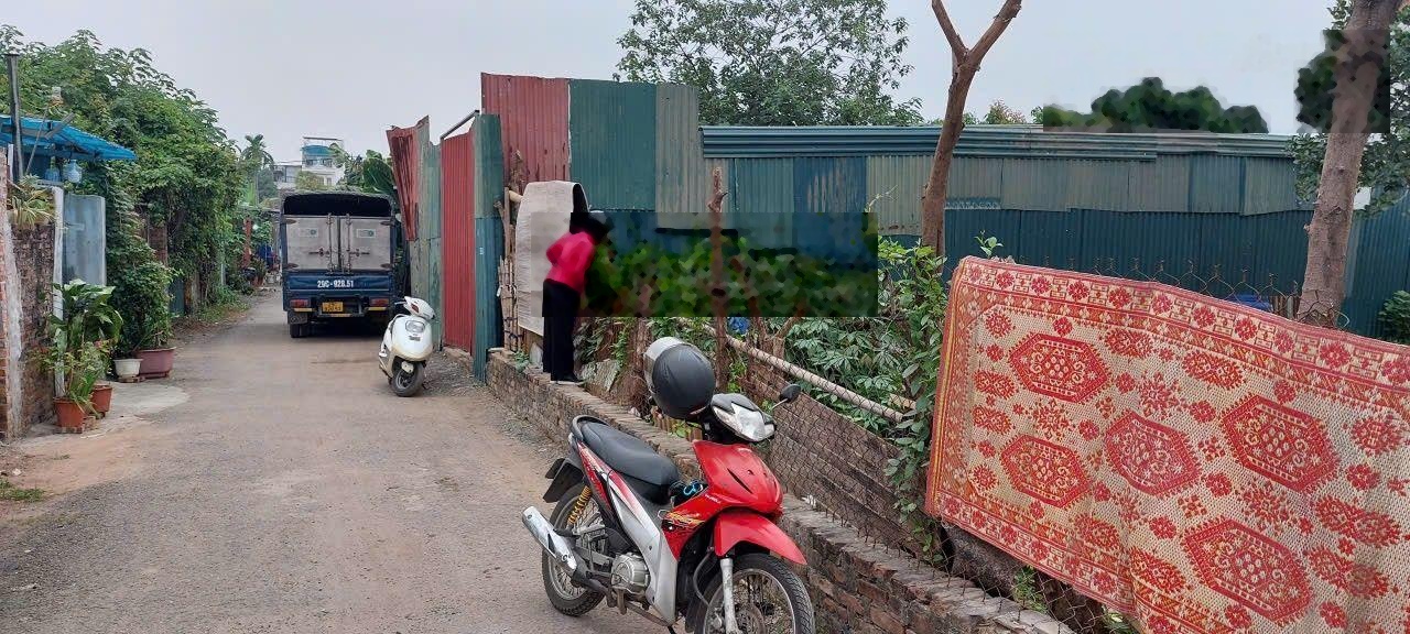 Bán Đất tại Thạch Cầu, 20 triệu / m2, 90 m2, hướng Tây Bắc, mặt tiền 5.2m, cách hồ Hoàn Kiếm 5km