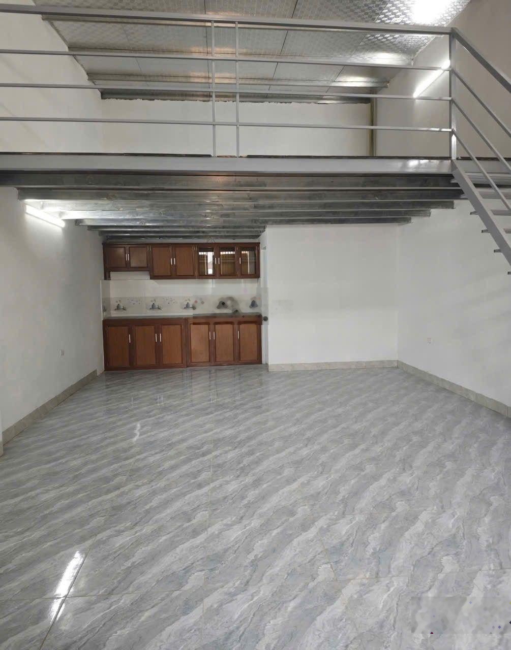 Bán đất tặng nhà, vị trí đẹp ô tô tải vào đất