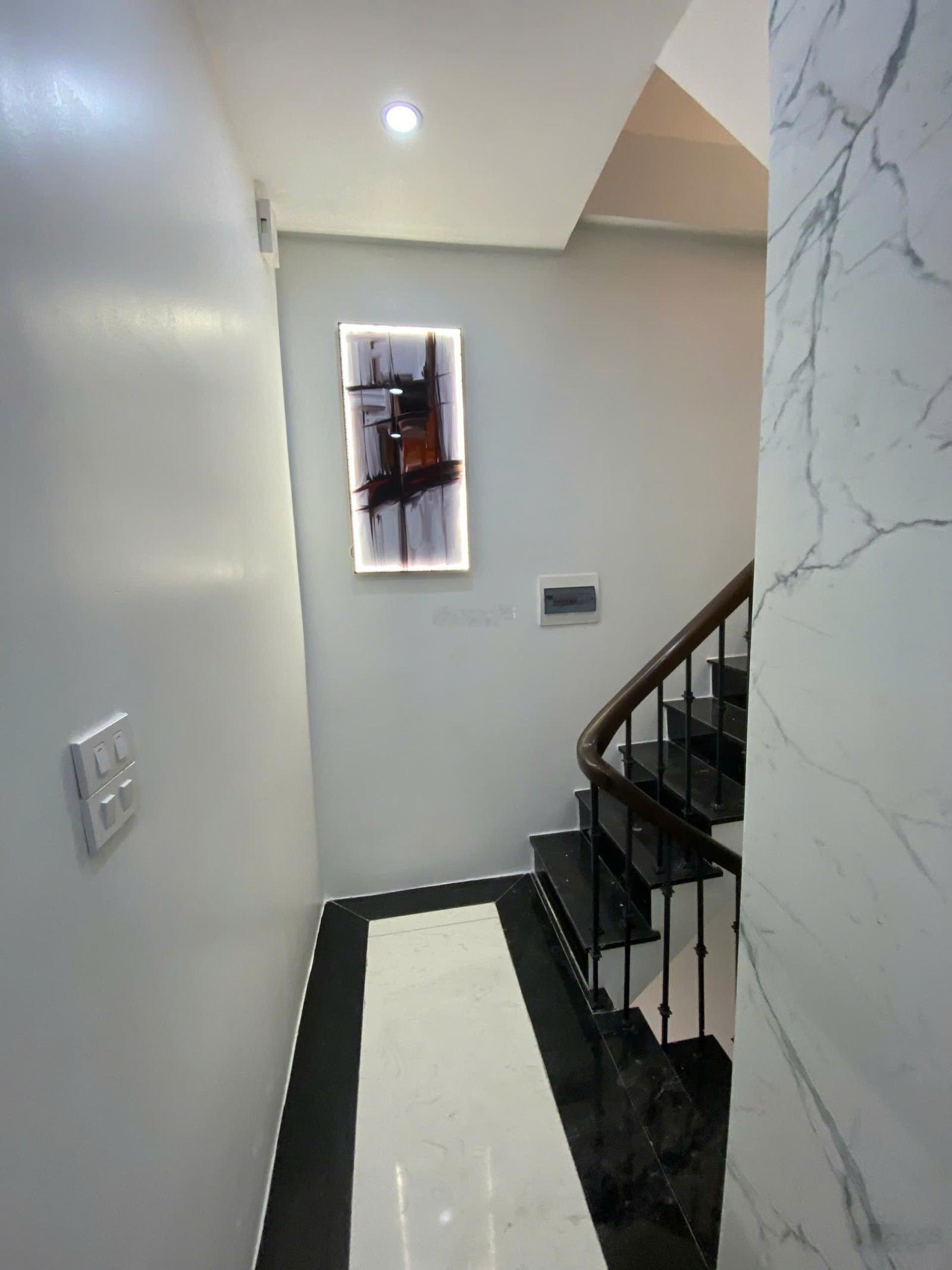 Bán nhà riêng Ba Đình, sổ đỏ riêng, pháp lý chuẩn, thiết kế 3 phòng ngủ vô cùng thoáng sáng, 2.75ty