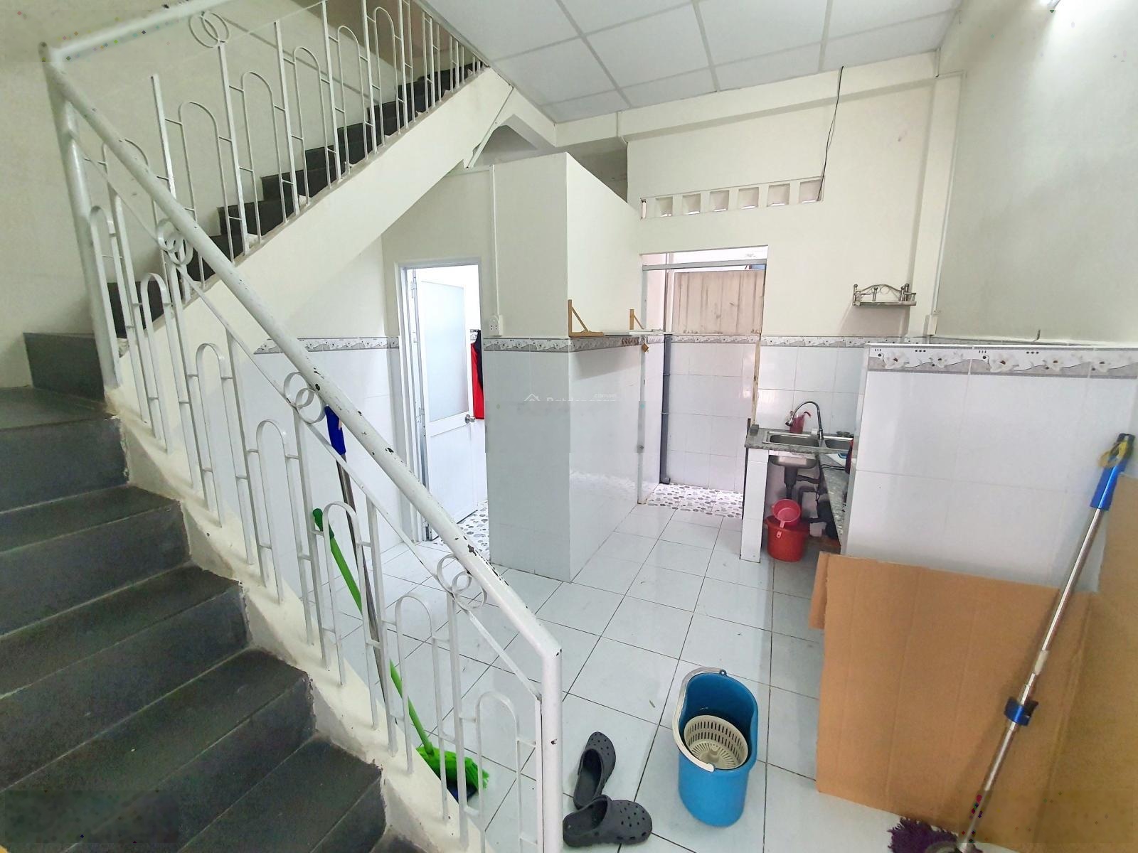 MT kế cầu Chánh Hưng, 3.7x18m, 1Lầu, 3PN 1WC