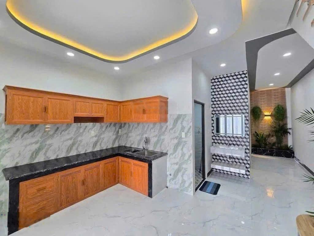 Chỉ 500 triệu sở hữu nhà Sài Gòn 1 lầu (5x22m), ngay vòng xoay An Lạc, đang cho thuê giá 18tr/tháng