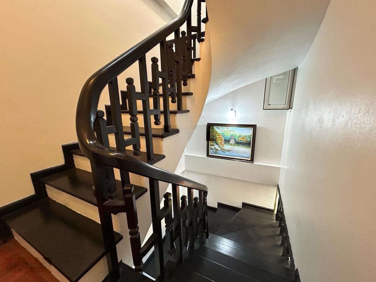 Nhà đepj full NT, thang máy, ngõ rộng thoáng sáng.tiện ích, an ninh đảm bảo. Dt36m5T giá 9,9tỷ