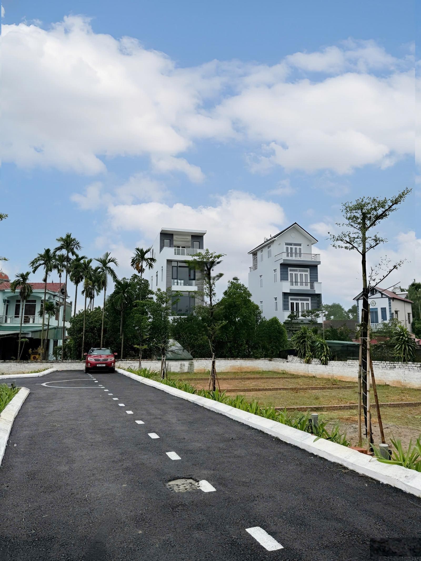 Bán gấp lô đất chính chủ vốn chỉ từ 1,2 tỷ. Gần cổng số 08 Đại học Quốc gia