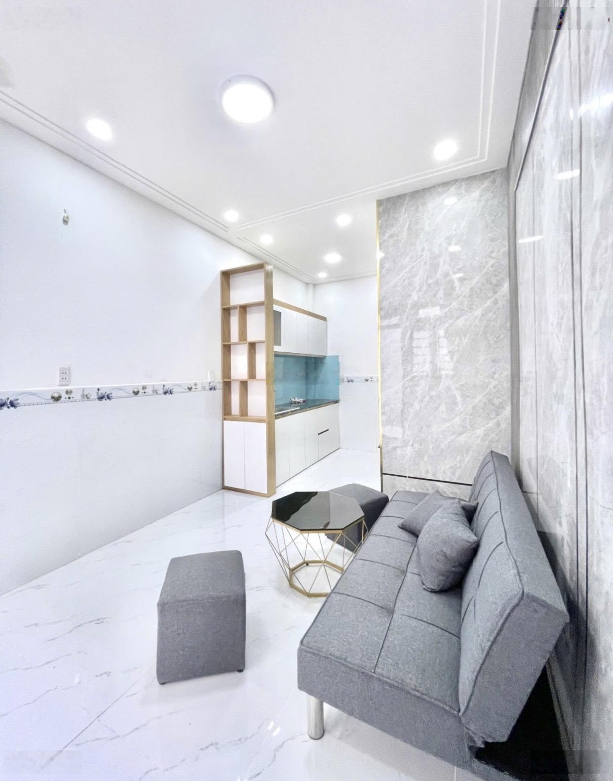 Nhà ngay chung cư Tecco Phan Văn Hớn, diện tích 16m2