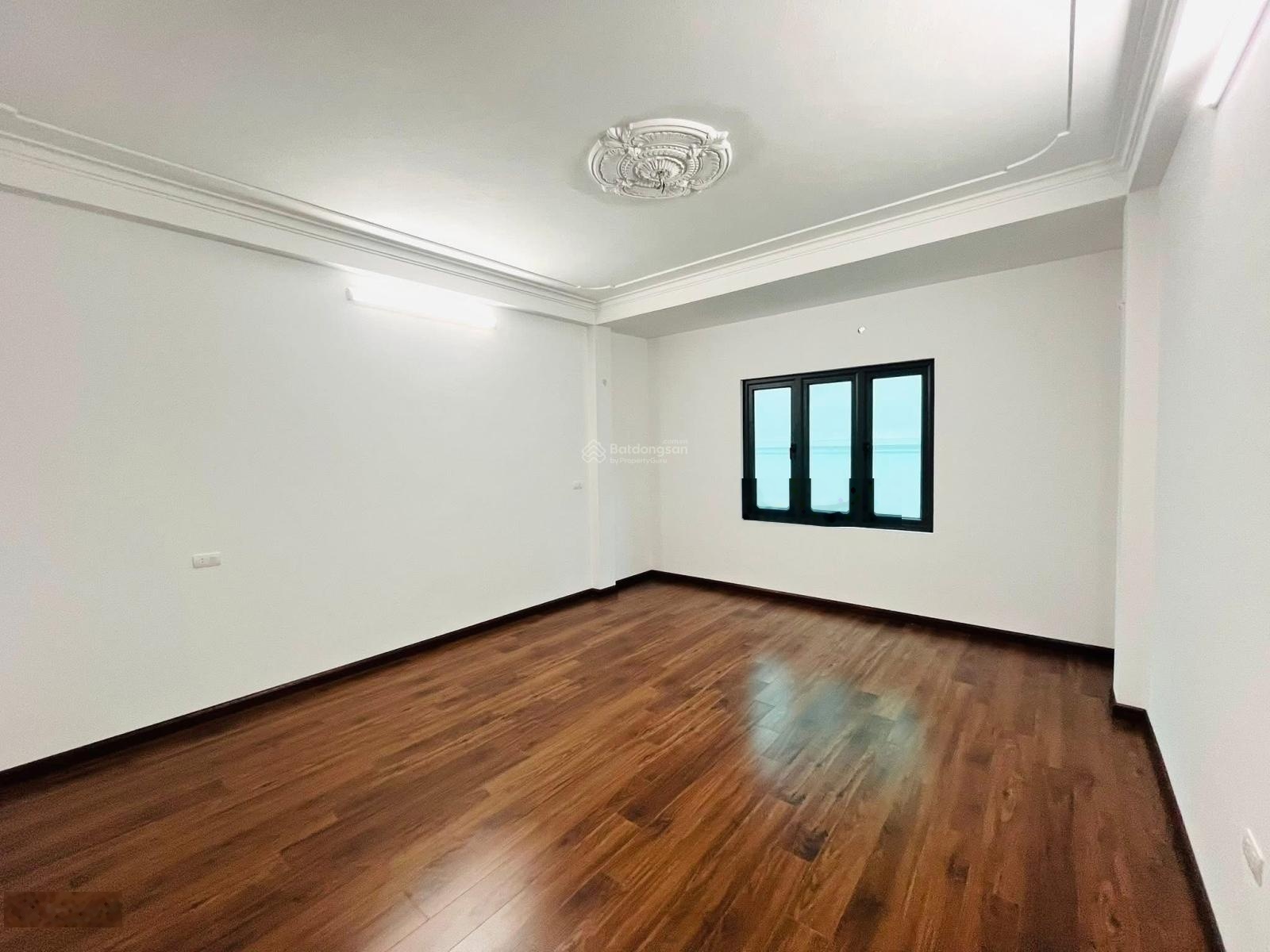 Nhà đẹp Đội Cấn, ngõ nông, ba gác đỗ cửa, xây mới chắc chắn, ô tô cách 20m, sổ cc, 42m2*5T