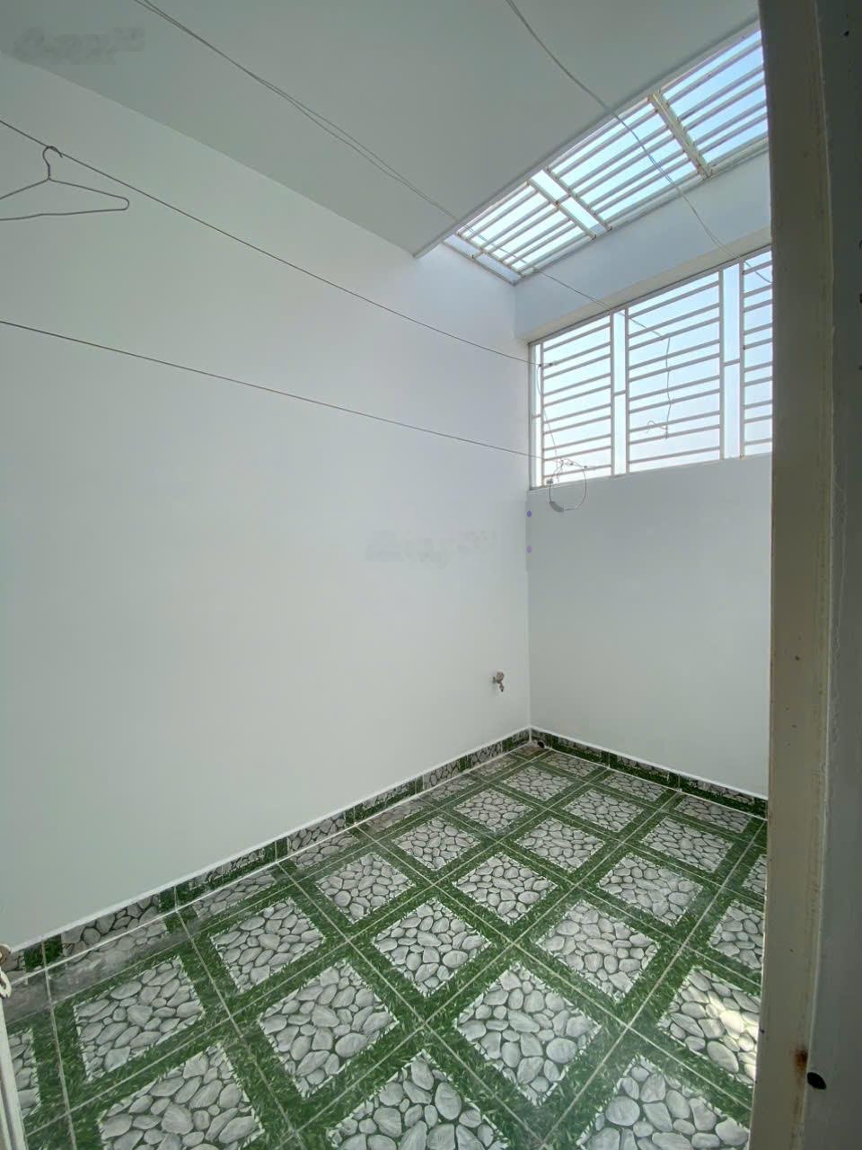 Cho thuê nhà ngõ trần nguyên hãn cực rẻ - đầy đủ đồ dùng về ở - giá 7tr/tháng