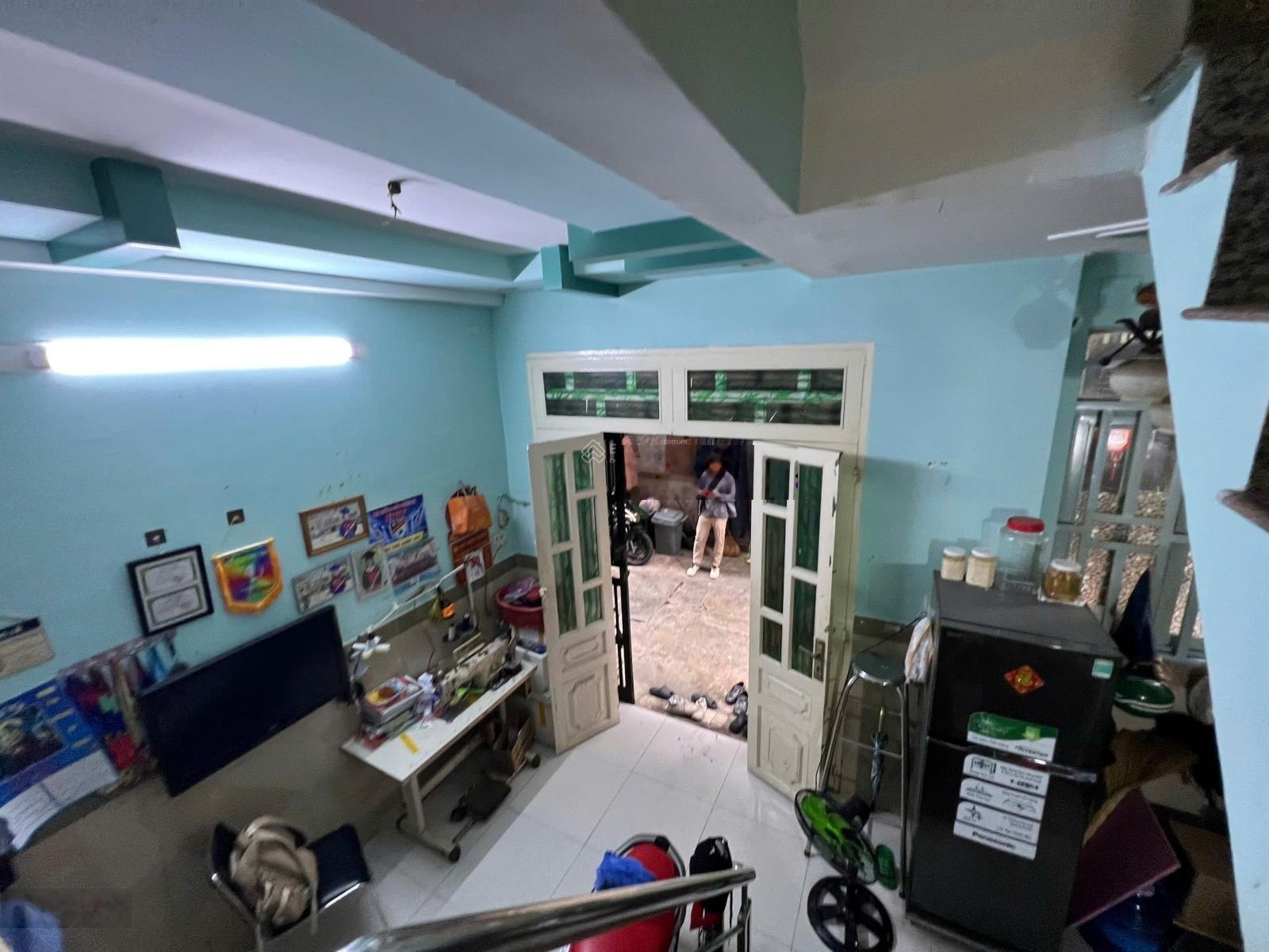 Bán nhà 3 tầng sổ hồng giá yêu thương