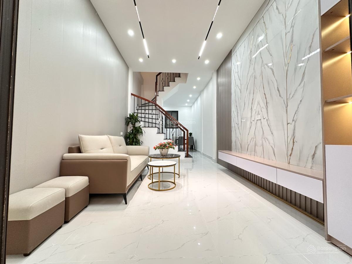 Ngõ nông gần phố ba gác đỗ cửa, nhà đẹp tặng full NT, tiện ích, ở sướng.Dt 25m 4T mt4,6m giá 6,85ty