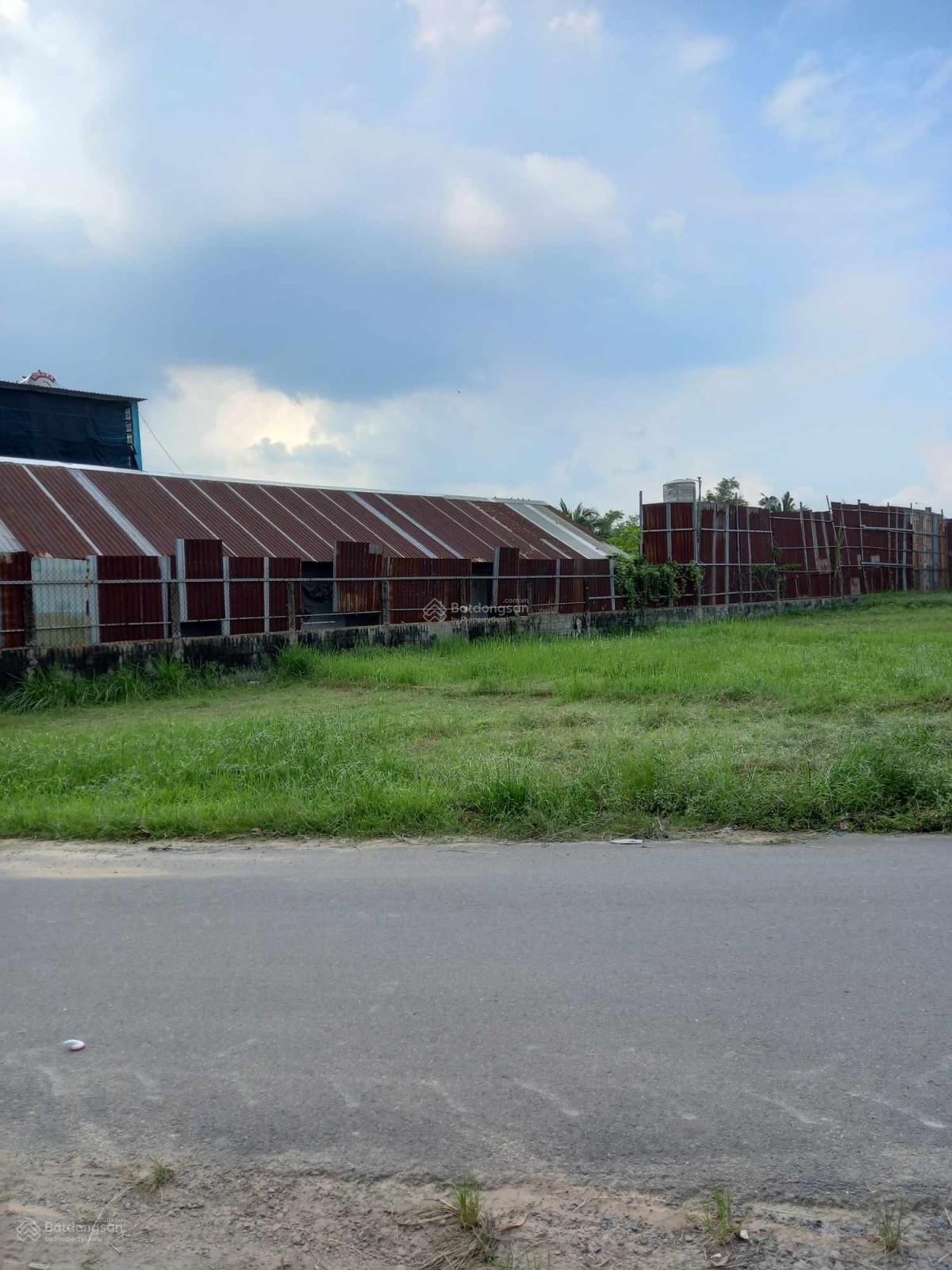 Bán nhanh lô đất xây trọ 120m2, Đường Nguyễn Thị Lắng, ngay BV Xuyên Á. chỉ 990tr, SHR