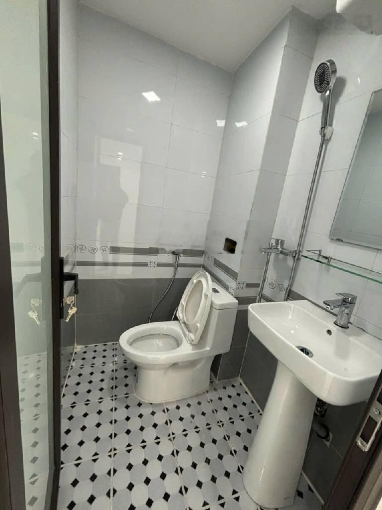 Siêu phẩm nhà đẹp giá rẻ. Bán nhà ngõ phố Kim Ngưu DT 24m2, MT 4,6m, 3 tầng. Giá 3,6 tỷ