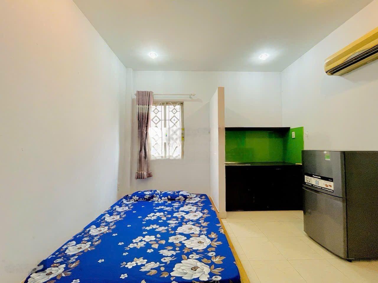 Cho thuê phòng full nội thất cửa sổ thoáng mặt tiền đường ngay sát cầu vượt cây gõ q.6