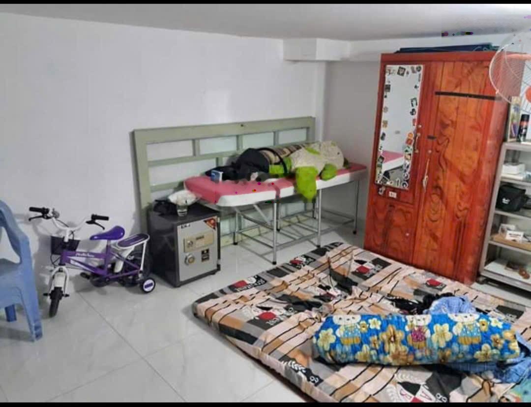 - Cần Bán Nhà Bình Chánh Mặt Tiền Đường Kinh Doanh (790tr) Sổ Riêng Nằm Trên Đường Trịnh Như Khuê