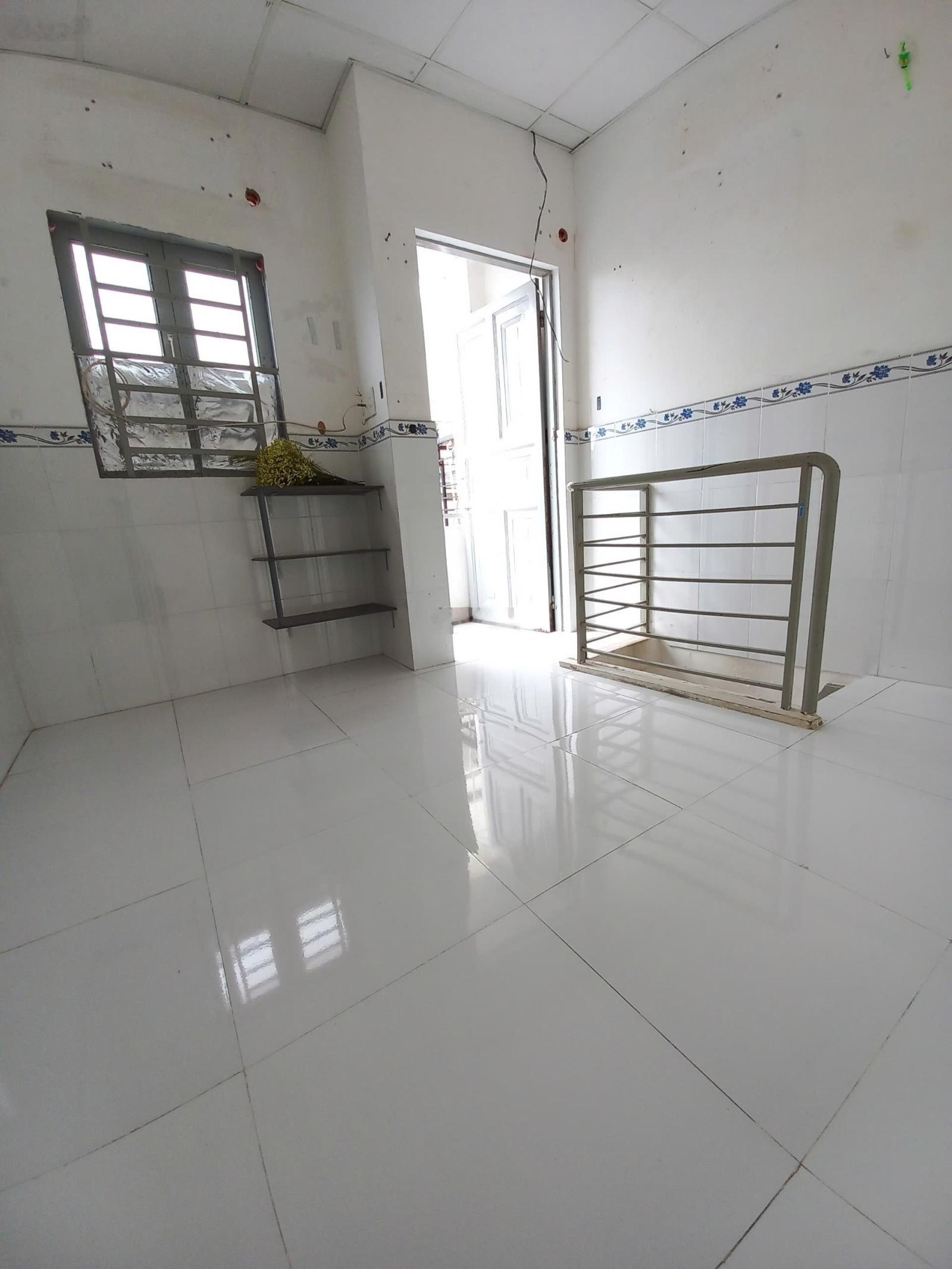 Cho thuê nhà 1 lầu hẻm 793 Trần Xuân Soạn, giá chỉ 3,8 triệu/th