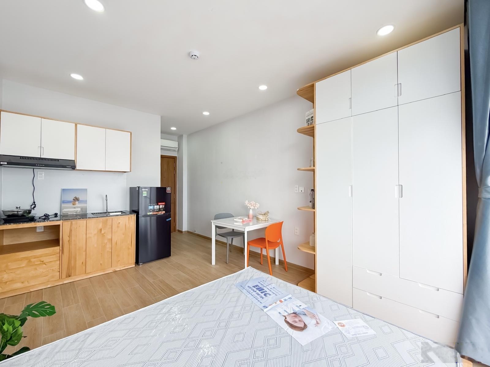 Cho thuê phòng ban công, xa bếp - Phổ Quang , Phú Nhuận gần Q1, Q3, Bình Thạnh Công viên Gia Định