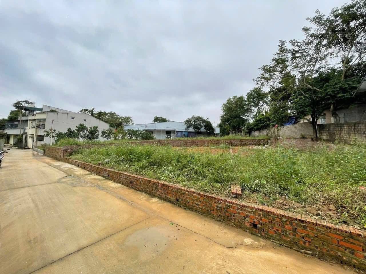 Đất vàng suối Hai 154m2 thổ cư, view núi tựa đồng, giá chỉ 1,1 tỷ