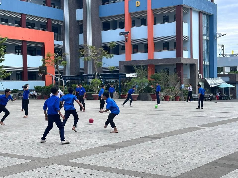 Nhà gác lửng kế 2 trường lớn Mỹ Phước 3 - 2,4 tỷ