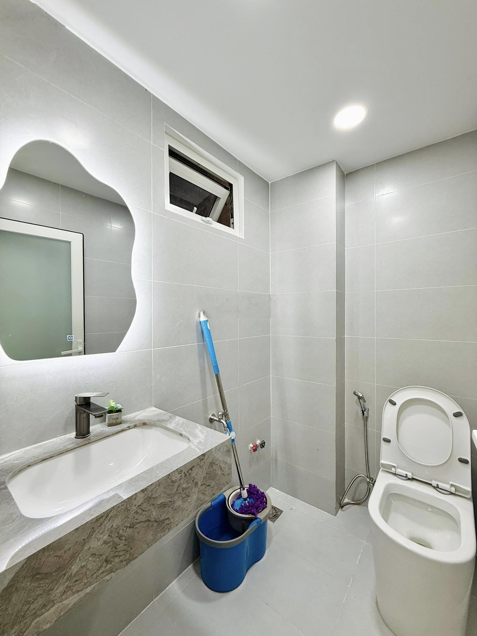 Hẻm 1 trục, cách mặt đường chỉ 2p đi bộ, đường Hiệp Bình, 2 Lầu, 1Tỷ890, SHR chính chủ.