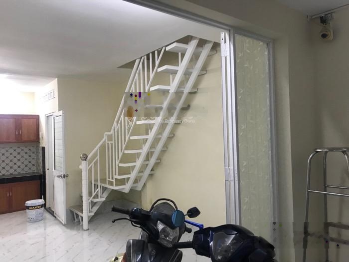 Nhà 2 tầng BTCT Huỳnh Tấn Phát, Quận 7. DT 4m x 8m. CN 30 m2