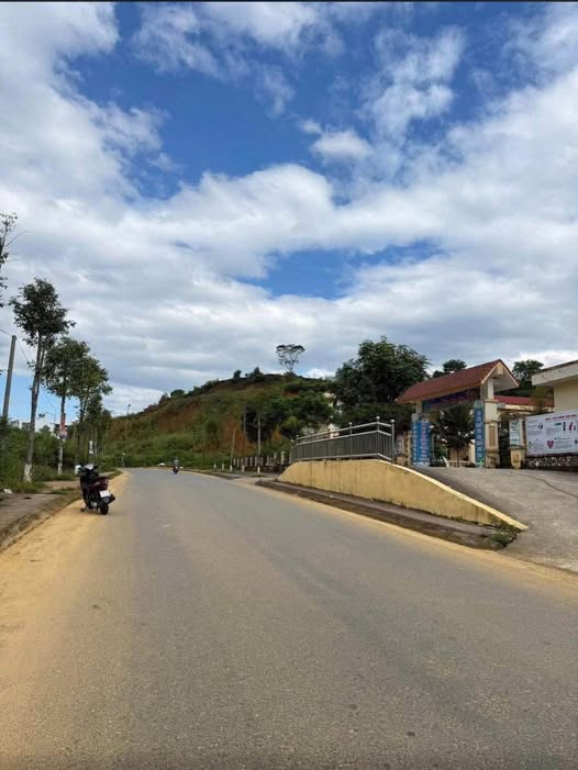 Bán đất thổ cư 105m2, mặt tiền 7m, Lai Châu