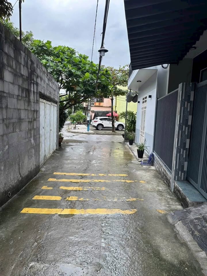 Chào bạn, chúng tôi đang có một căn nhà cấp 4 với diện tích 80m² tọa lạc tại kiệt Hòa Thọ Đông, Cẩm Lệ