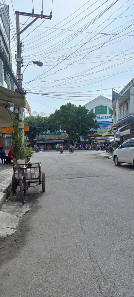 Ngôi nhà gác lửng với 2 phòng ngủ, 1 nhà vệ sinh này đang chờ bạn