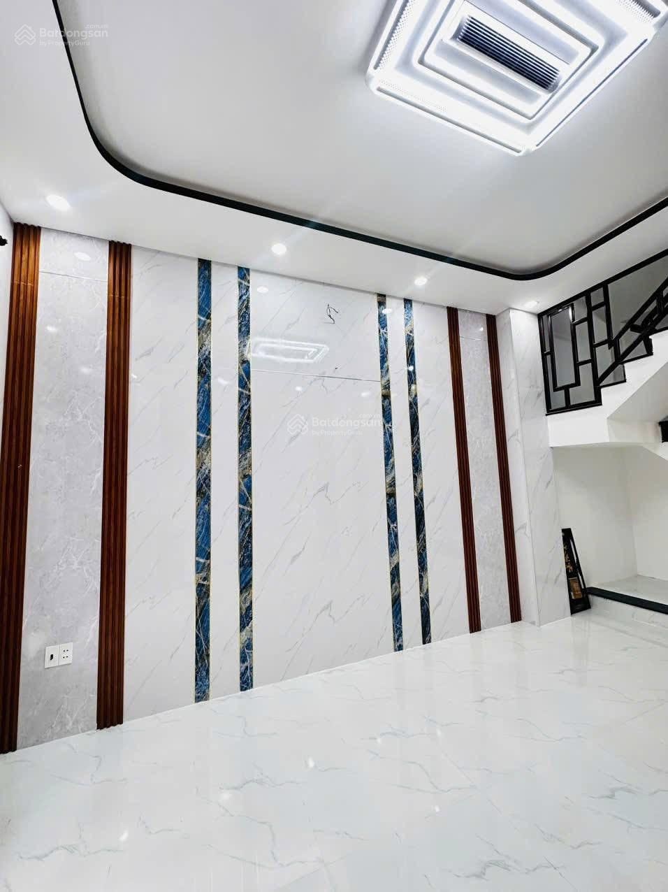 Cô Hà đi định cư bán gấp nhà DT 70,2m2 Bùi Văn Ba-Tân Thuận Đông-Quận 7. Gần chợ Bùi Văn Ba 500m